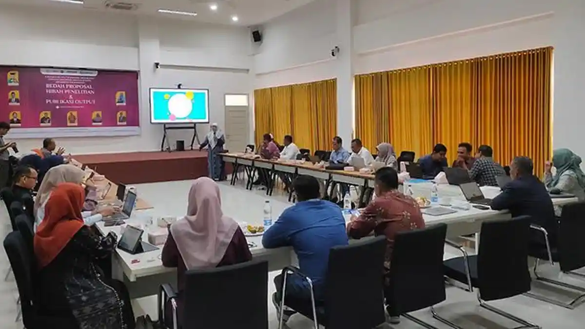 Unimal, pada Rabu (18/12/2024) menggelar pelatihan bedah proposal hibah penelitian, pengabdian masyarakat, serta publikasi output.